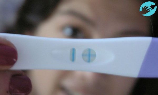 При беременности тест на овуляцию покажет положительный результат из-за чувствительности реагента к ХГЧ