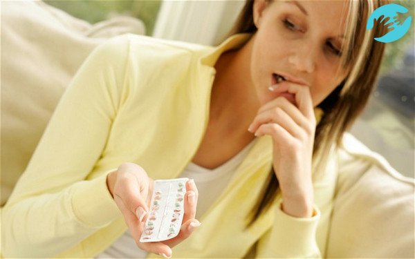 Если пропустили прием таблетки или спустя несколько часов после выпитой таблетки была рвота – действие гормонального препарата значительно снижается.